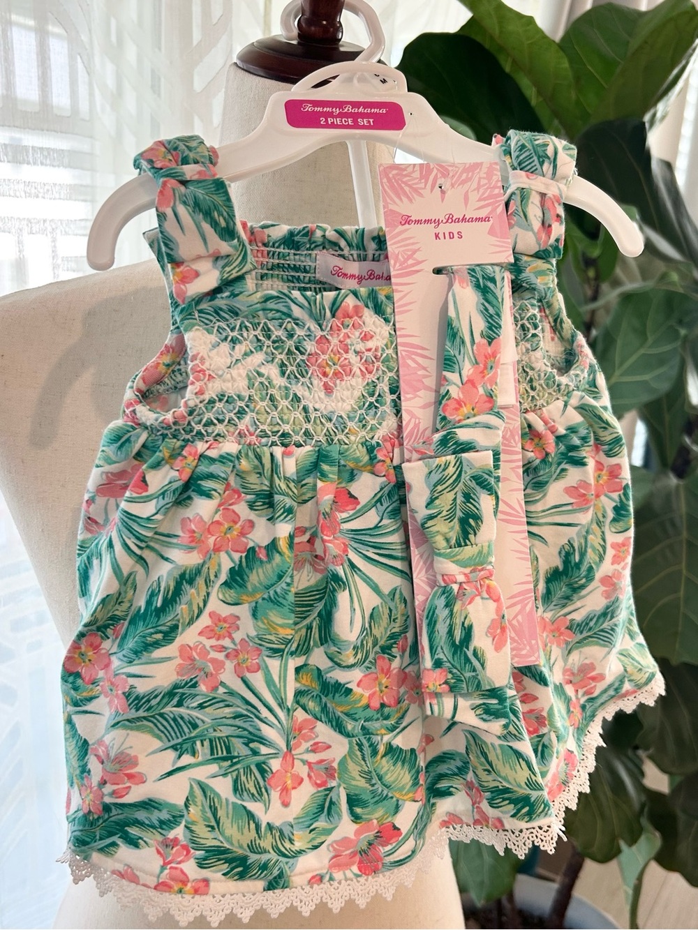NWT Tommy Bahama Baby Tropical Floral Tank & Shorts Set Size 3-6 months